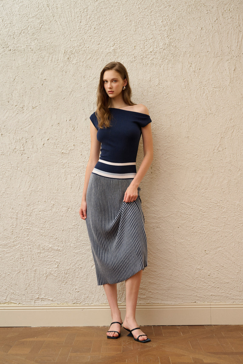 One-shoulder striped dress