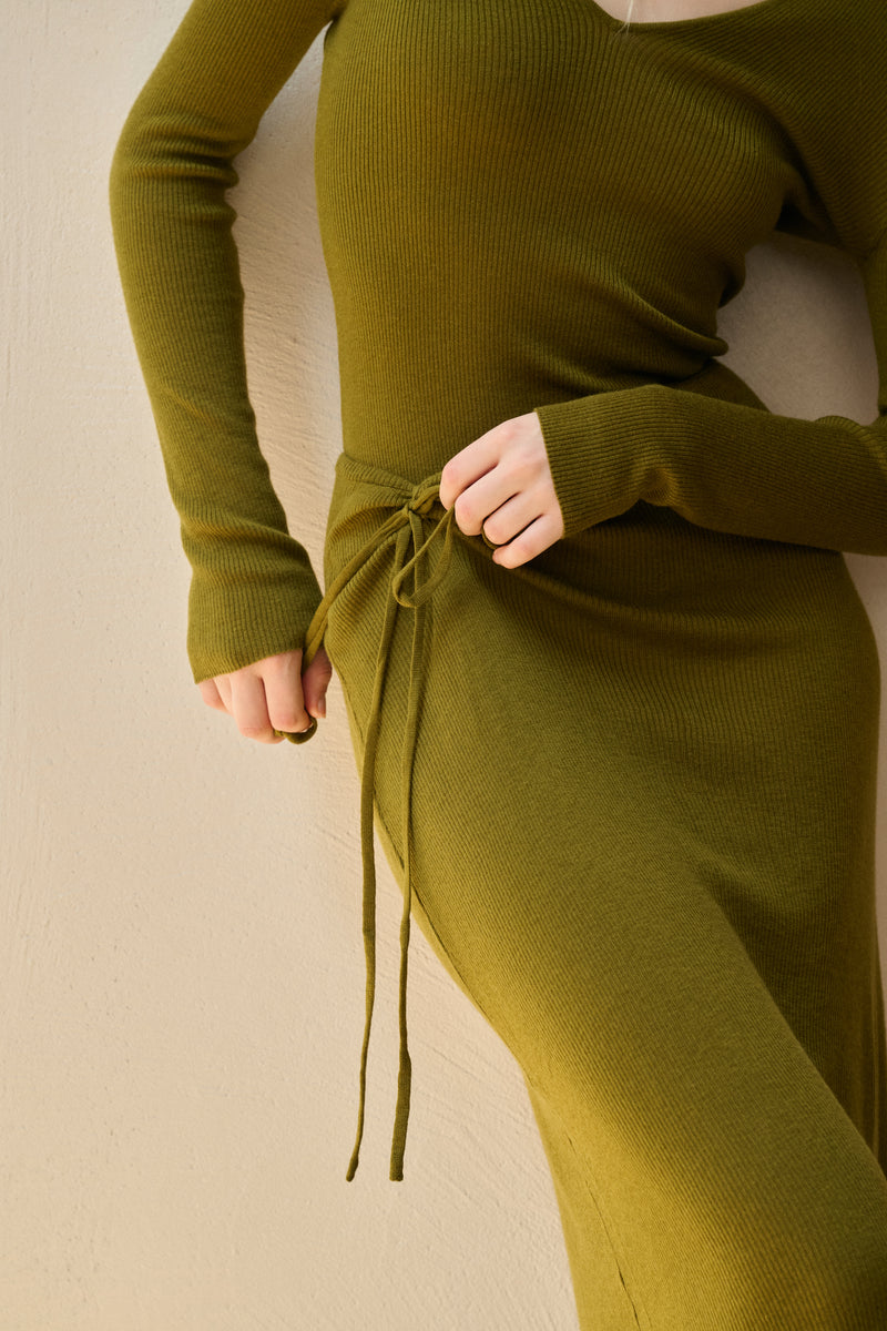 Open back knit top & maxi skirt