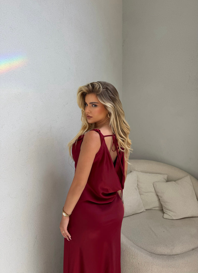 FUSTAN ME LIDHJE NE KURRIZ