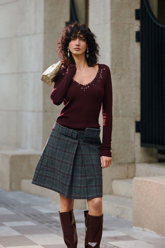 Buttoned V neck top