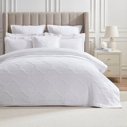 Cannes Matelassé Bedspread - White - DUSK