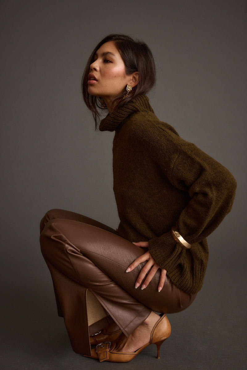 Additional view of the Cedar Oversized Sweater Turtleneck from a different perspective.
