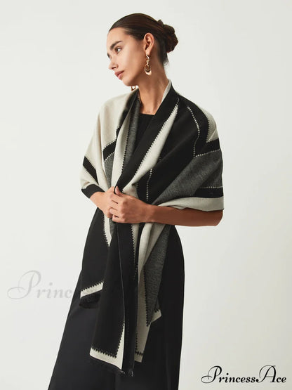Contrast Color Graceful Geometric Scarf Black / One Size Scarves