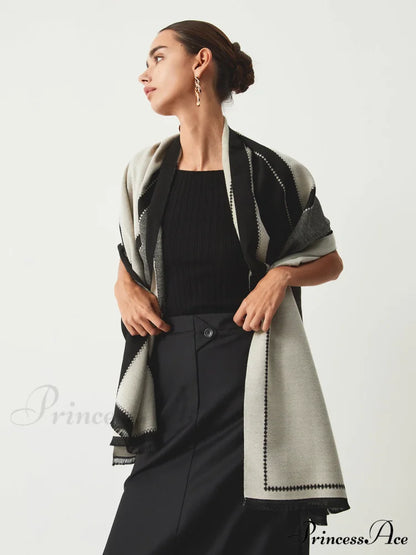 Contrast Color Graceful Geometric Scarf Scarves