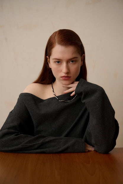 Contrast twisted necklace