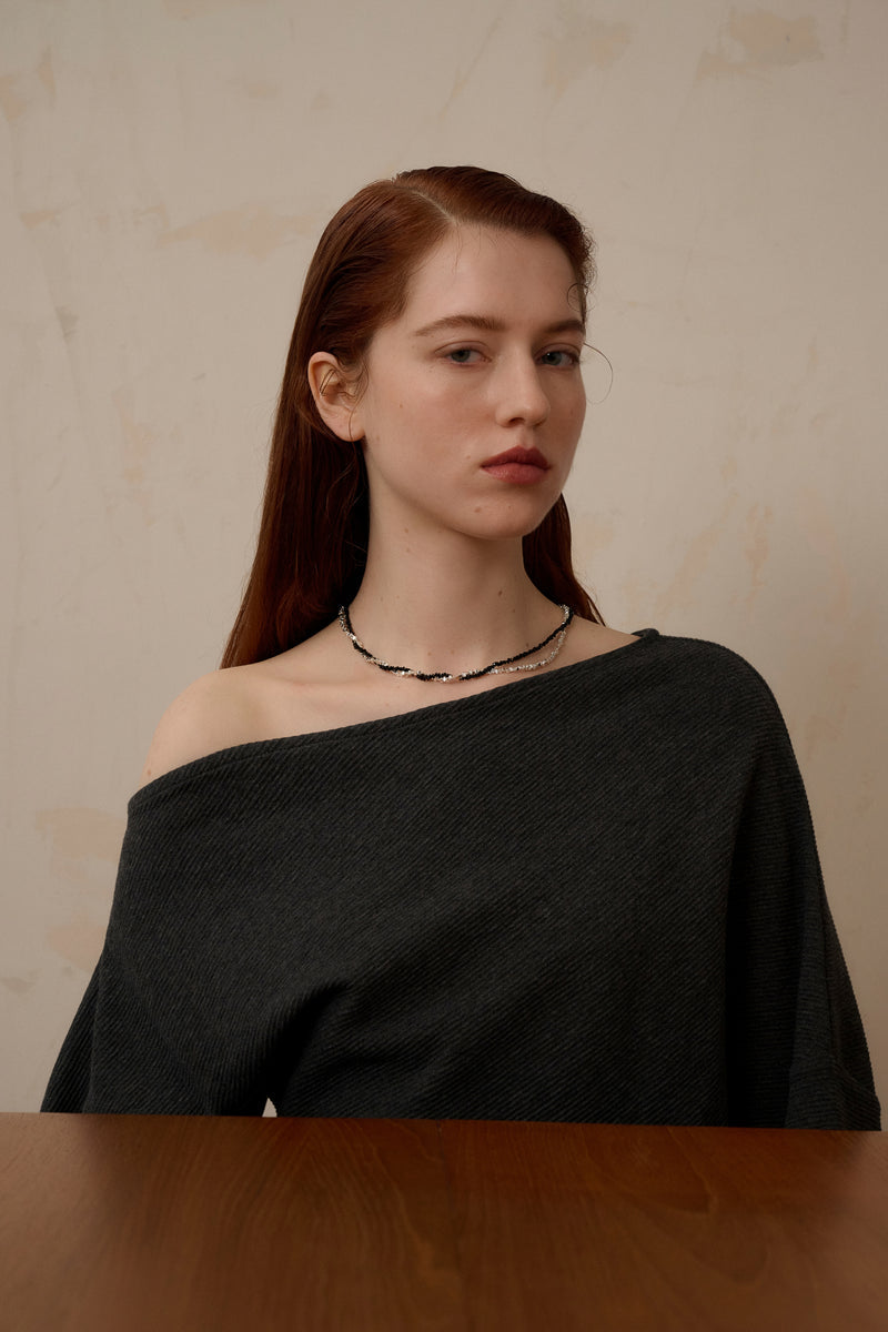 Contrast twisted necklace