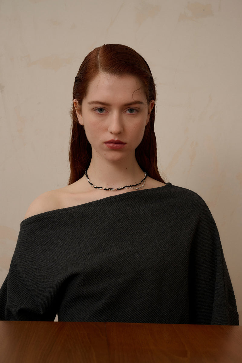 Contrast twisted necklace