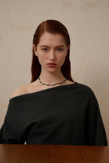 Contrast twisted necklace