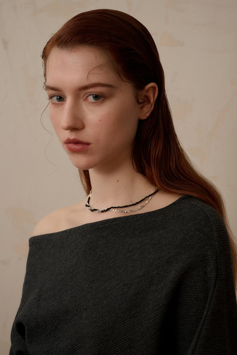 Contrast twisted necklace