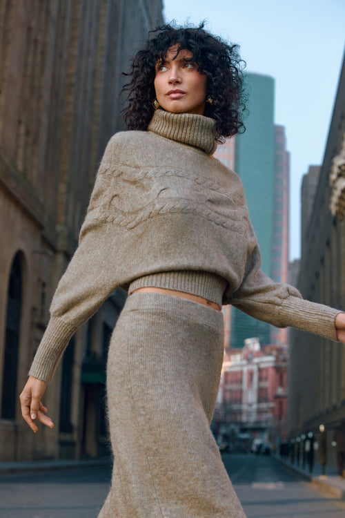 Detachable collar sweater & maxi skirt