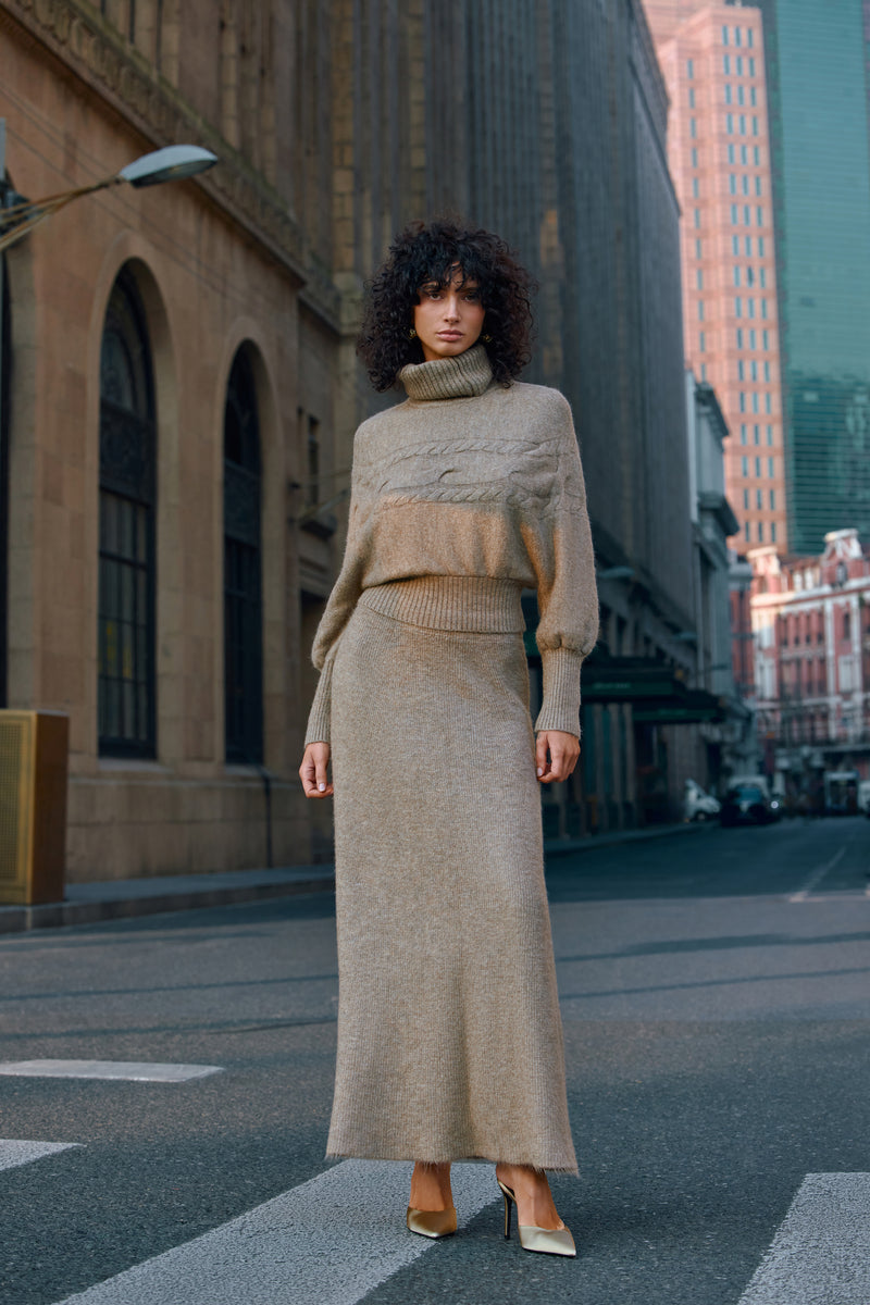 Detachable collar sweater & maxi skirt