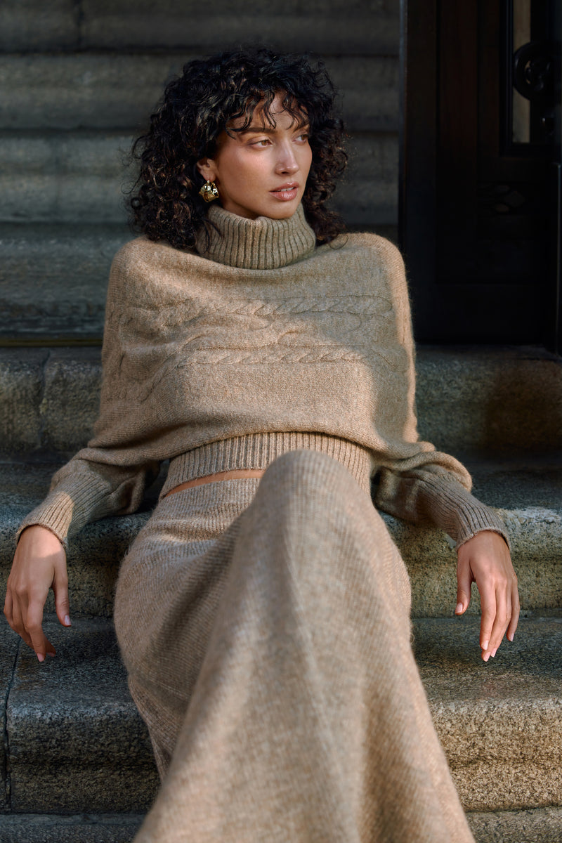 Detachable collar sweater & maxi skirt
