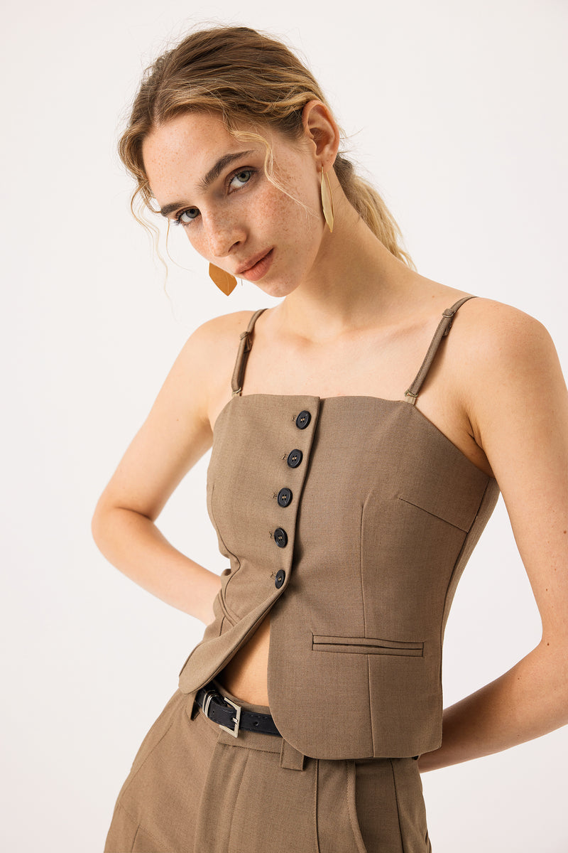 Fitted suiting vest