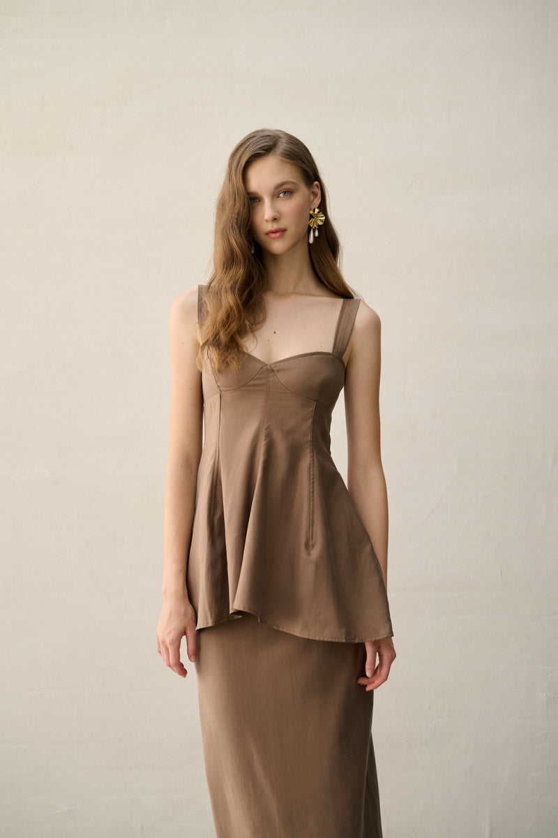 Flounce hem top