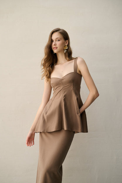 Flounce hem top