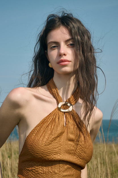 Halter-neck tie-closure top