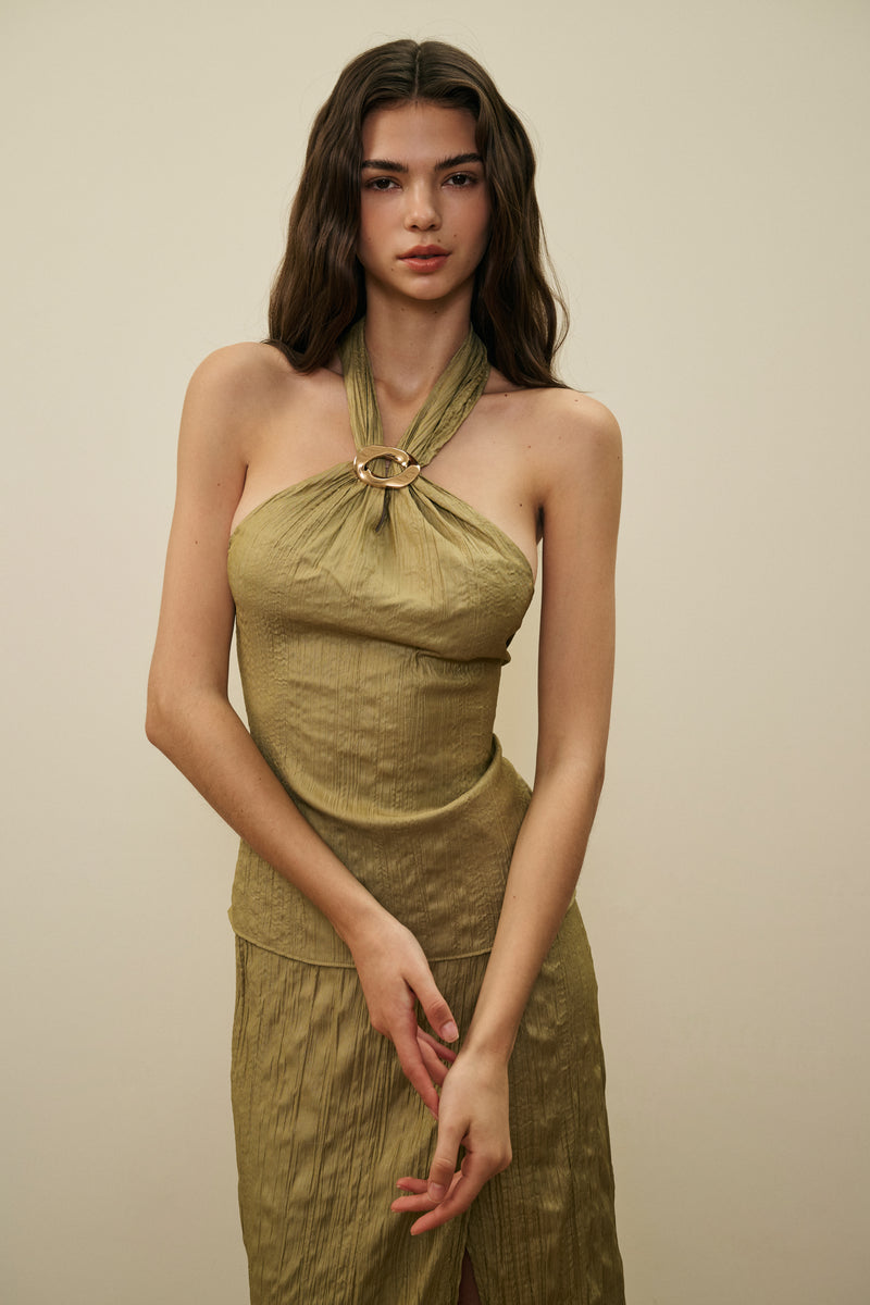 Halter-neck tie-closure top