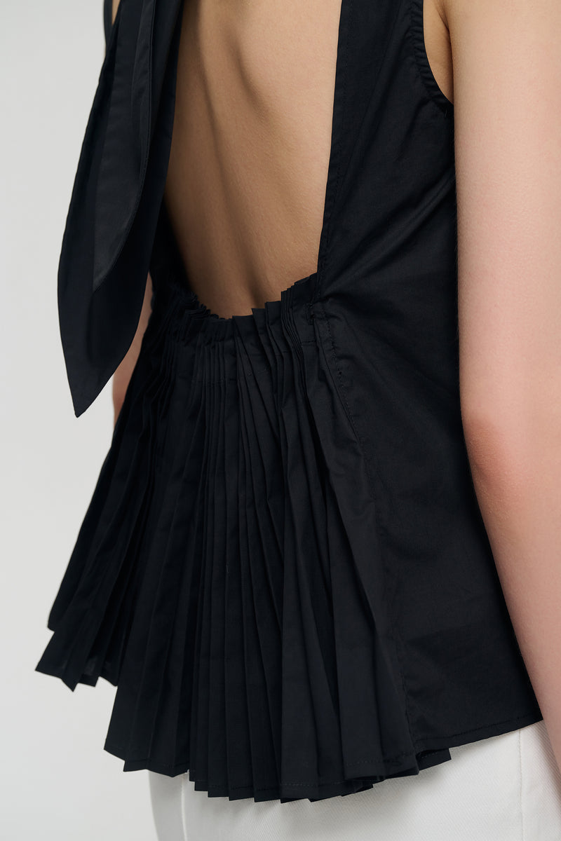 Halter tie sleeveless top