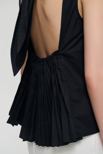 Halter tie sleeveless top