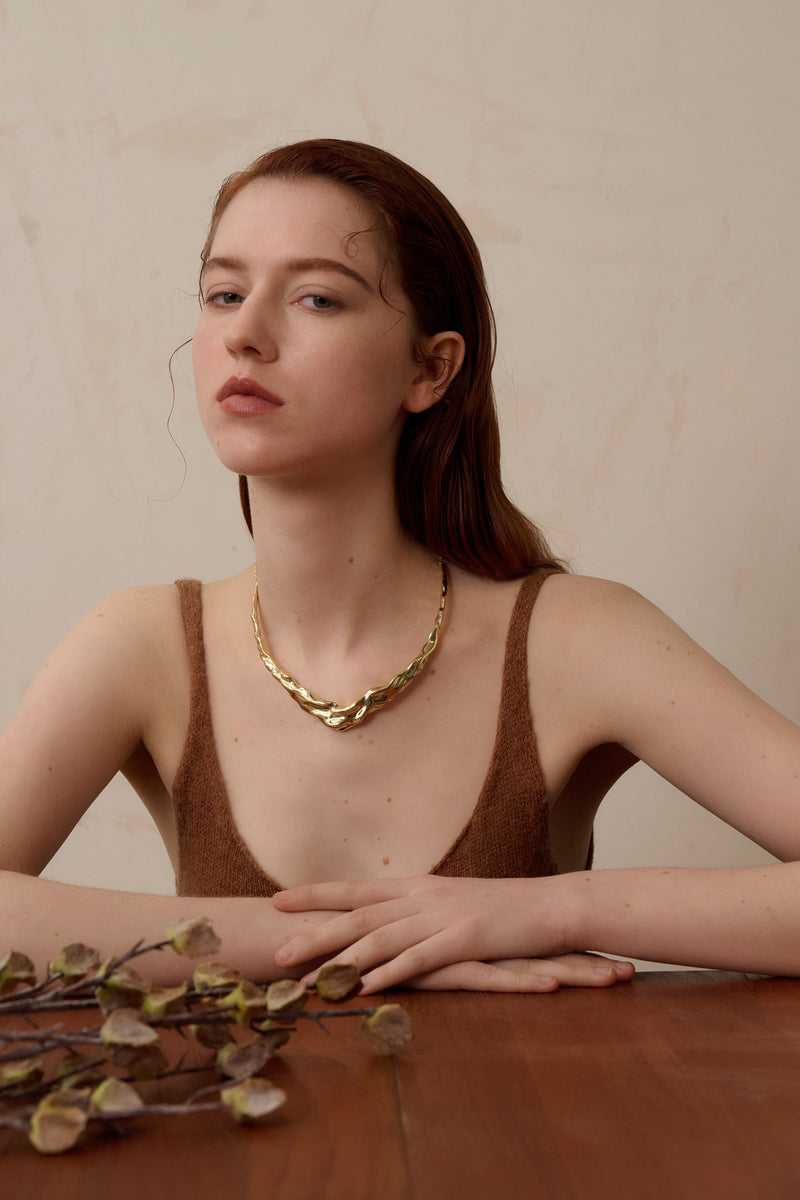 Irregular wavy necklace