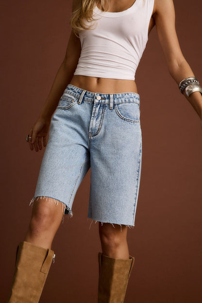 Juny Denim Jean Shorts styled in a complete look from an alternate angle.