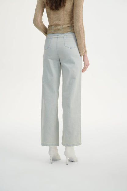 Light wash jeans
