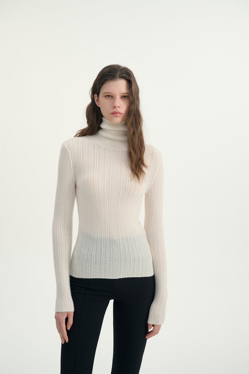 Lightweight cashmere turtleneck