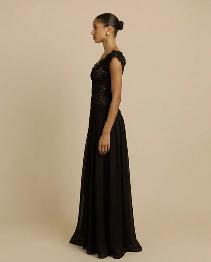Élira Nocturne Maxi Dress