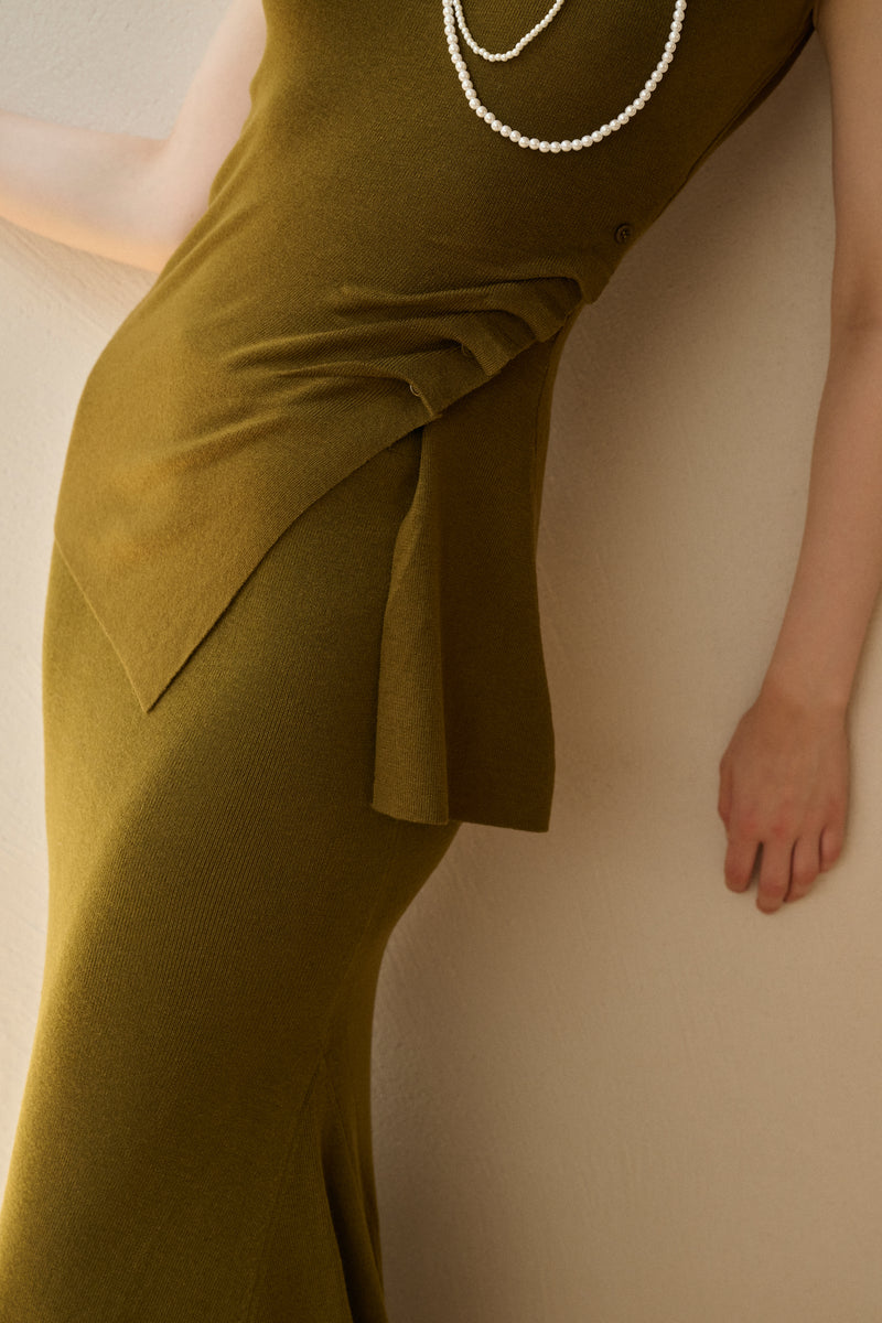 Mock neck ruched top & mermaid skirt
