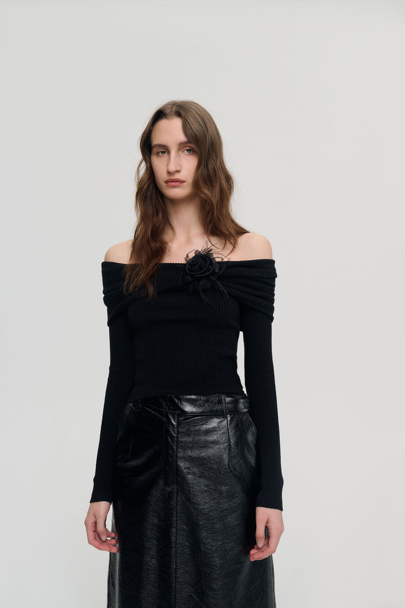 Off-shoulder ribbed knit sweater