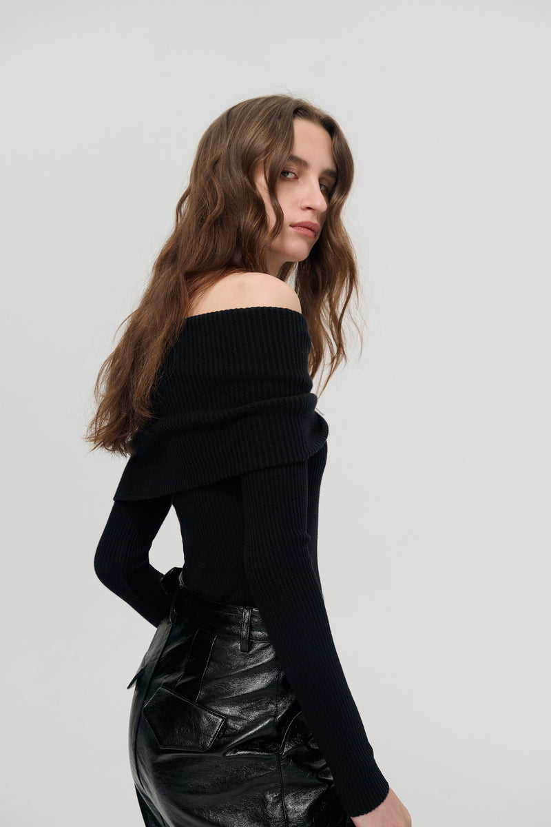 Off-shoulder ribbed knit sweater