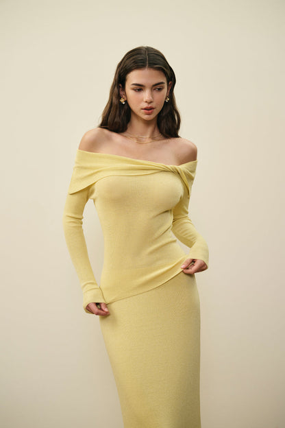 Off shoulder twist knit set