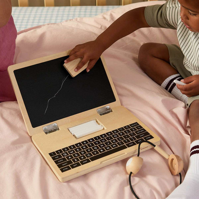Play Laptop with Blackboard