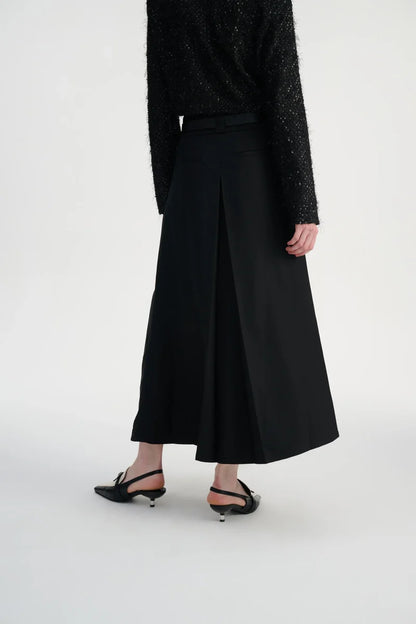 Pleated A-line maxi skirt