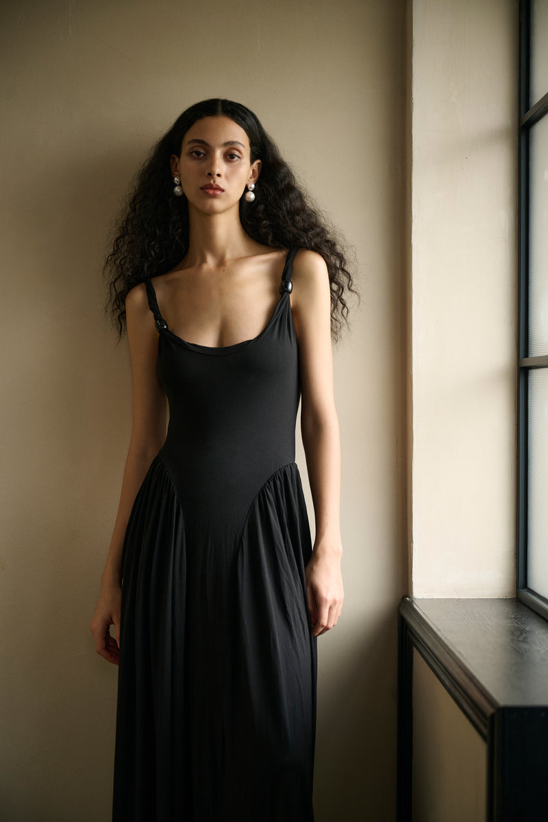 Scoop neck sleeveless dress