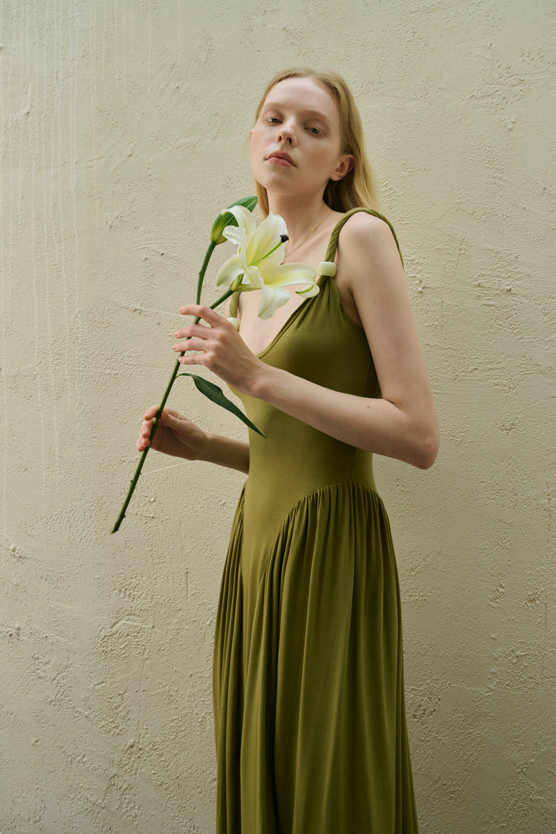 Scoop neck sleeveless dress