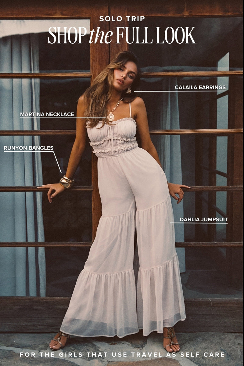 Piece with refined detailing and a flattering silhouette.
