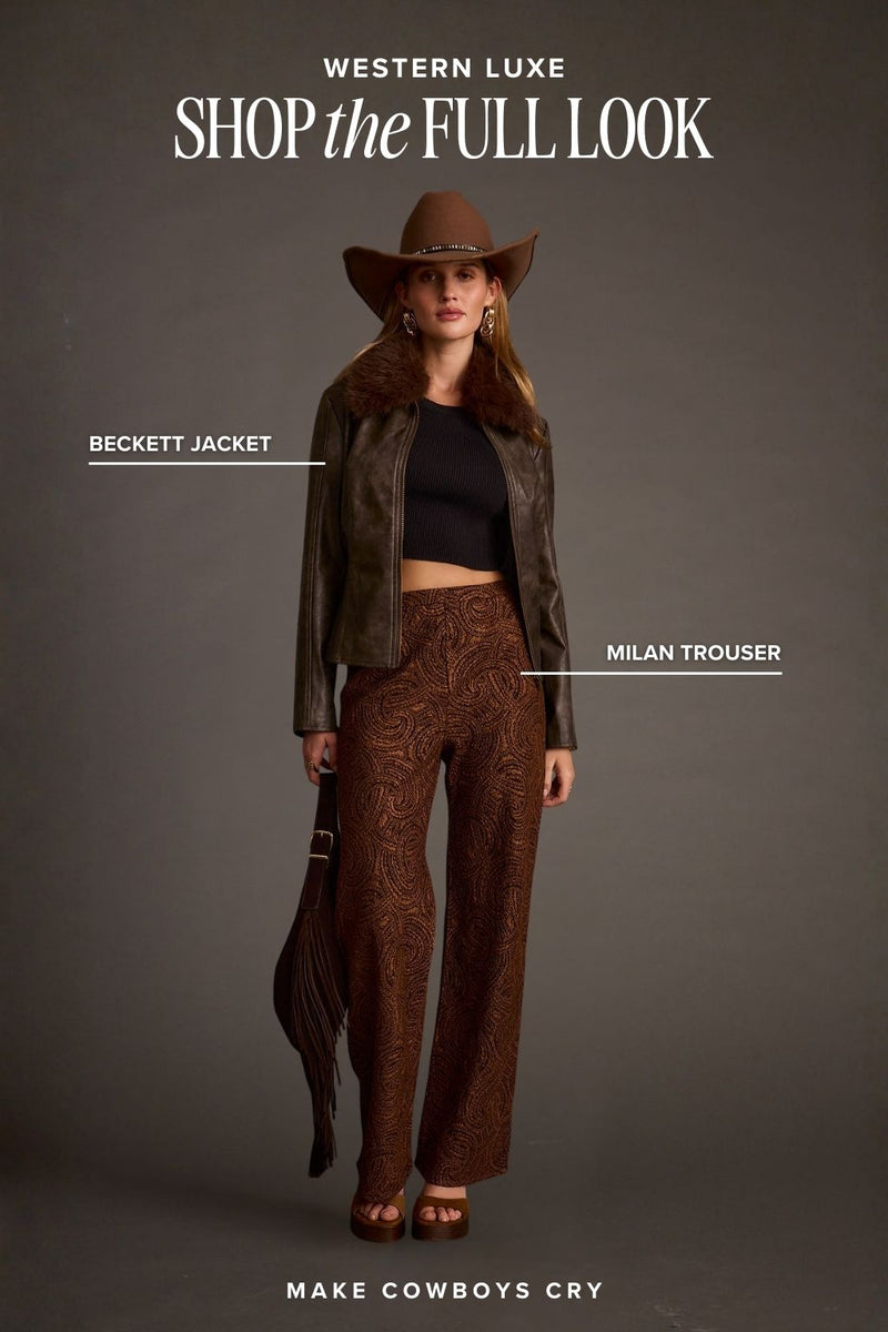 Piece with refined detailing and a flattering silhouette.