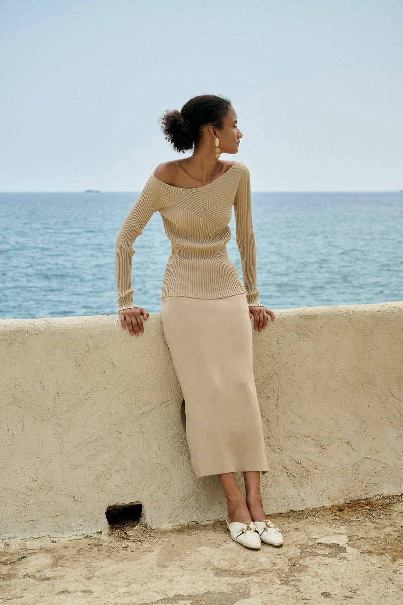 Slim knit skirt