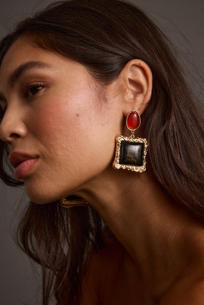 Earrings with refined detailing and an elegant finish.